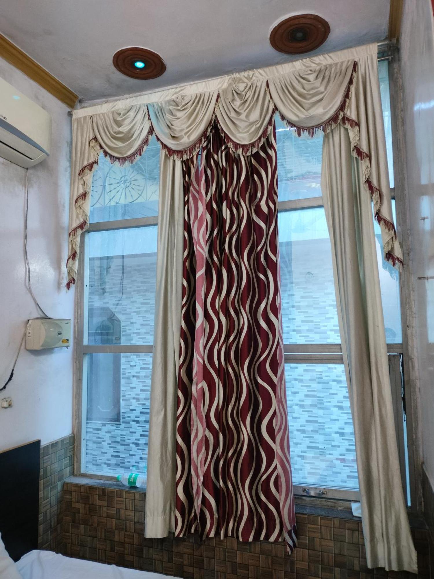 R G Sewa Sadan Hotel Mathura Exterior photo